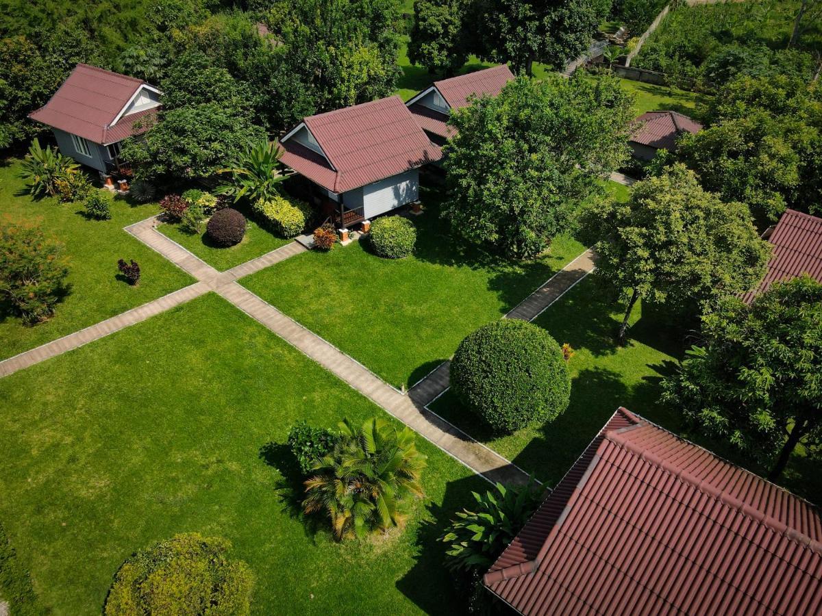 Bearlinbungalow Vang Vieng Exteriör bild