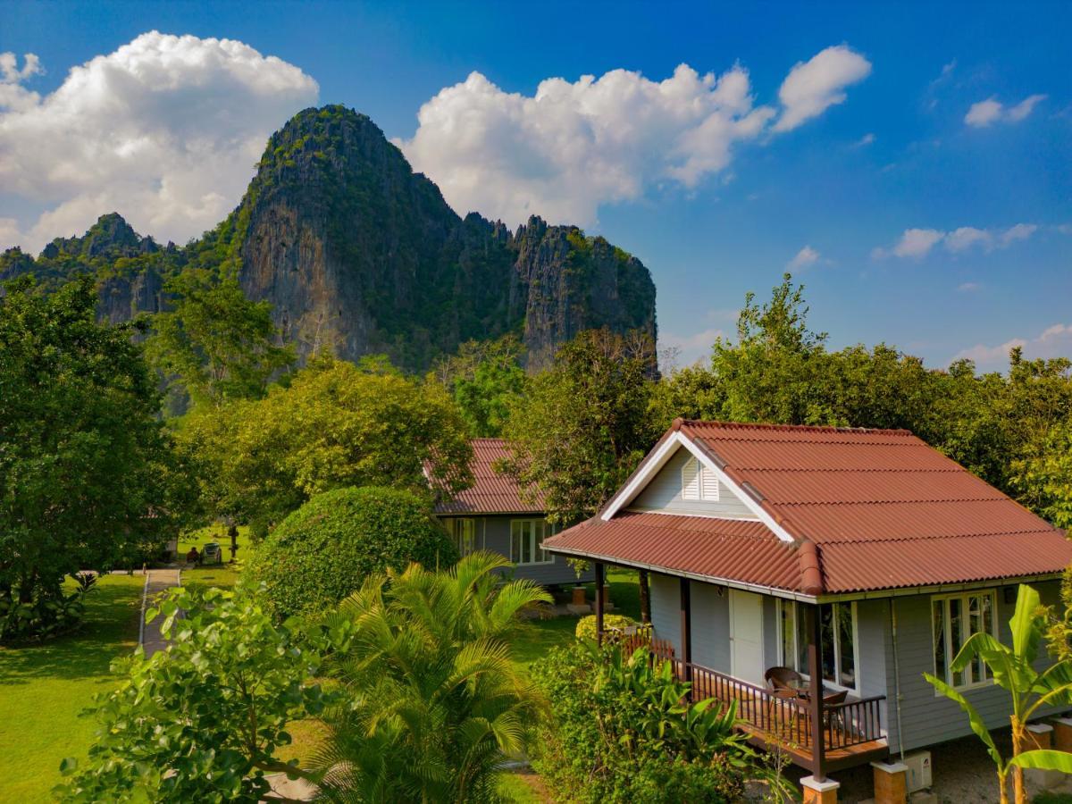 Bearlinbungalow Vang Vieng Exteriör bild