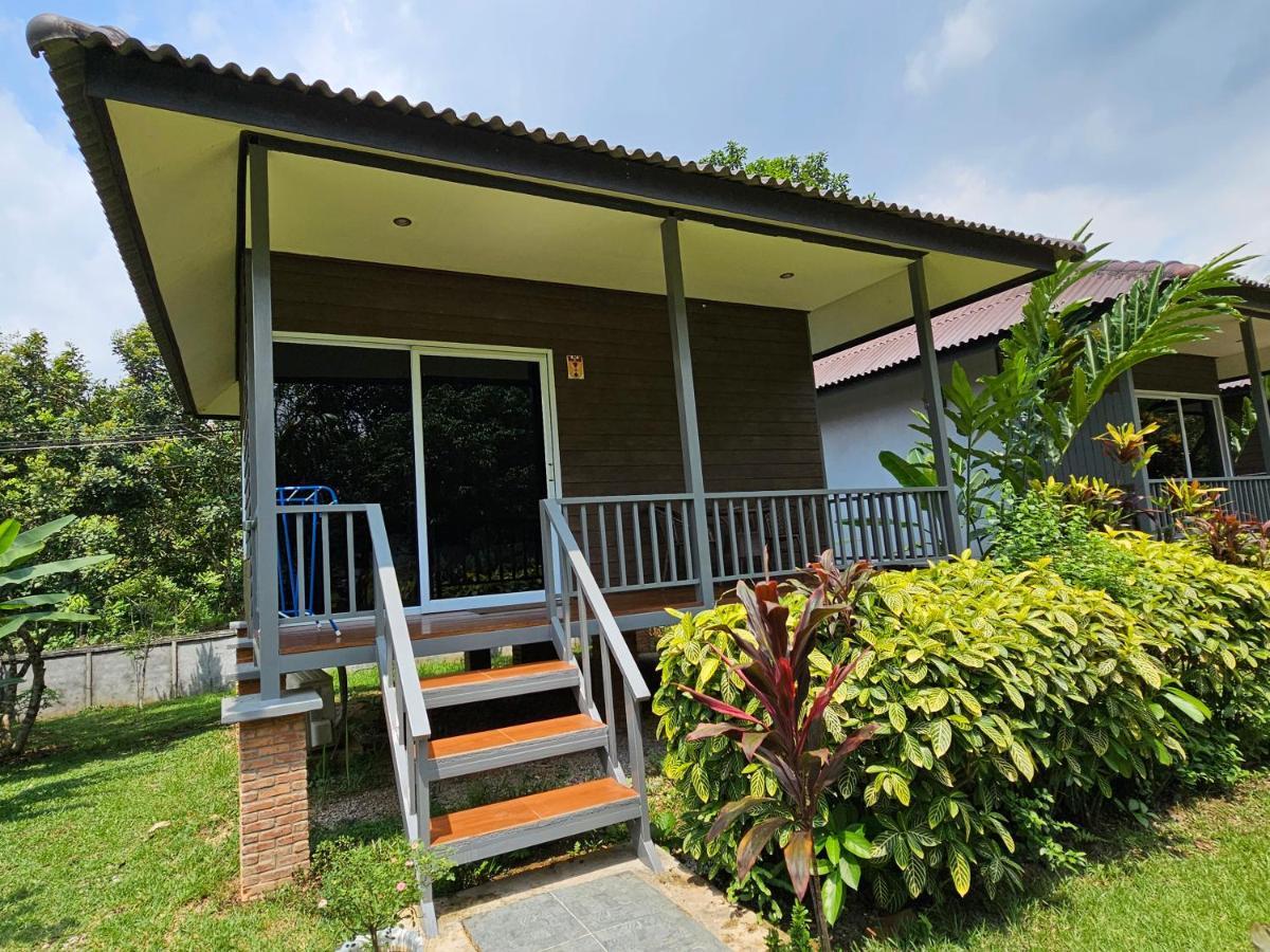 Bearlinbungalow Vang Vieng Exteriör bild