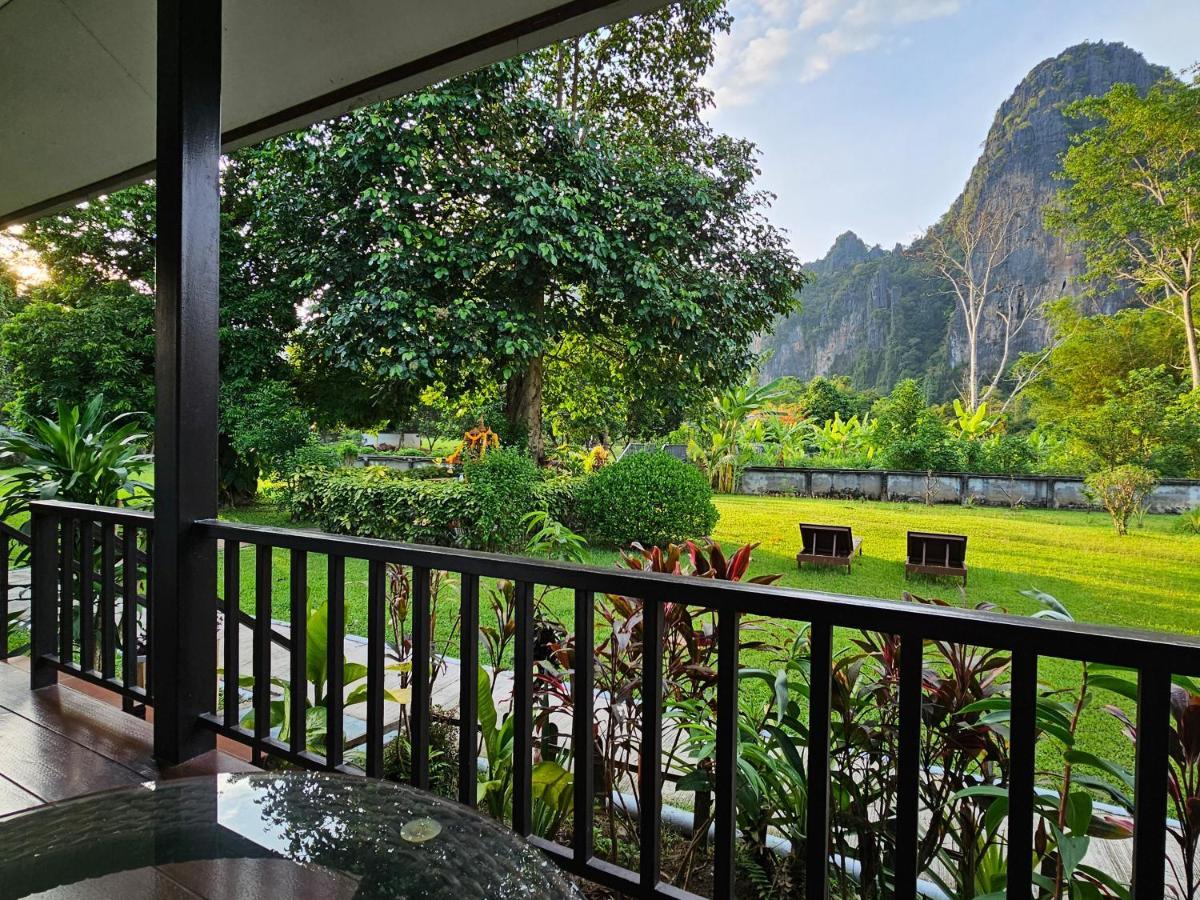 Bearlinbungalow Vang Vieng Exteriör bild